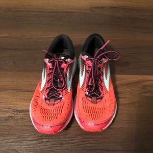 GUC Brooks Ghost running shoe